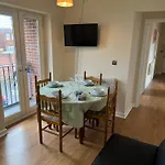 Modern, Quiet, Sleeps 9, Etihad, Coop Live, Manchester