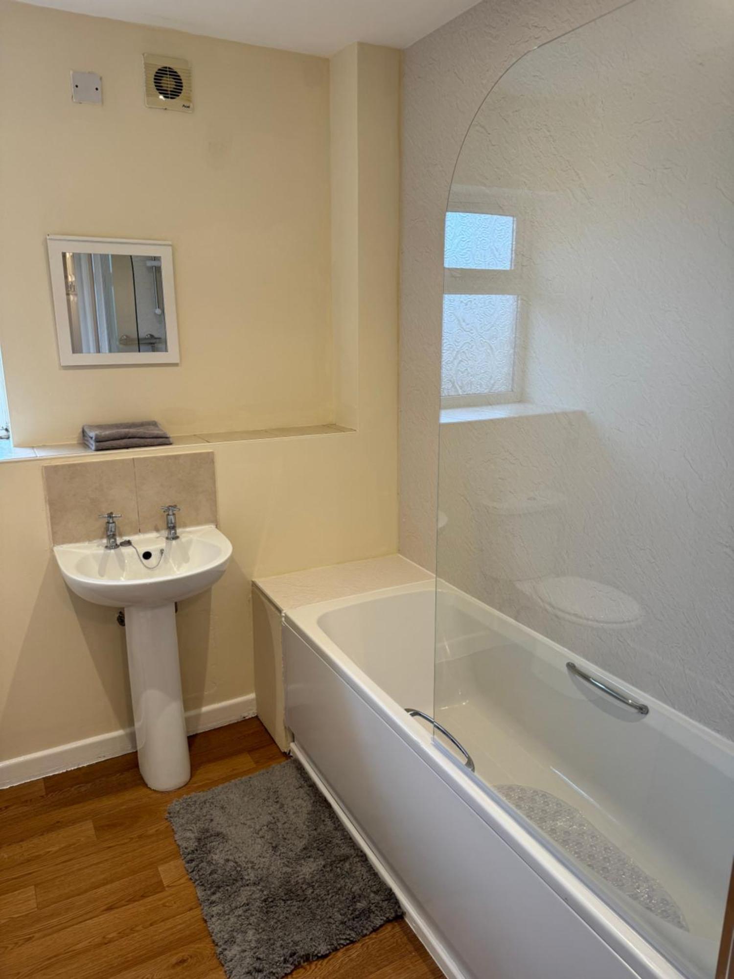 Modern, Quiet, Sleeps 9, Etihad, Coop Live, *