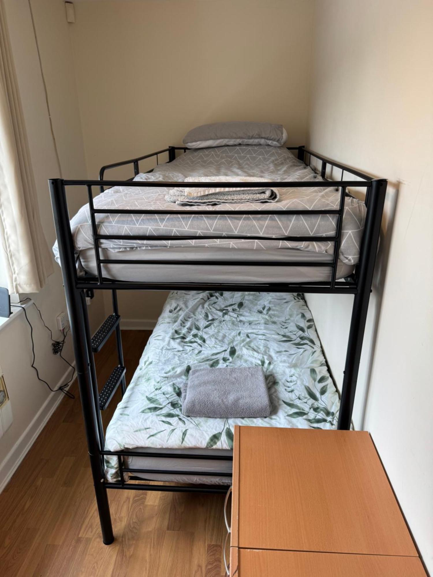 Modern, Quiet, Sleeps 9, Etihad, Coop Live, Apartment